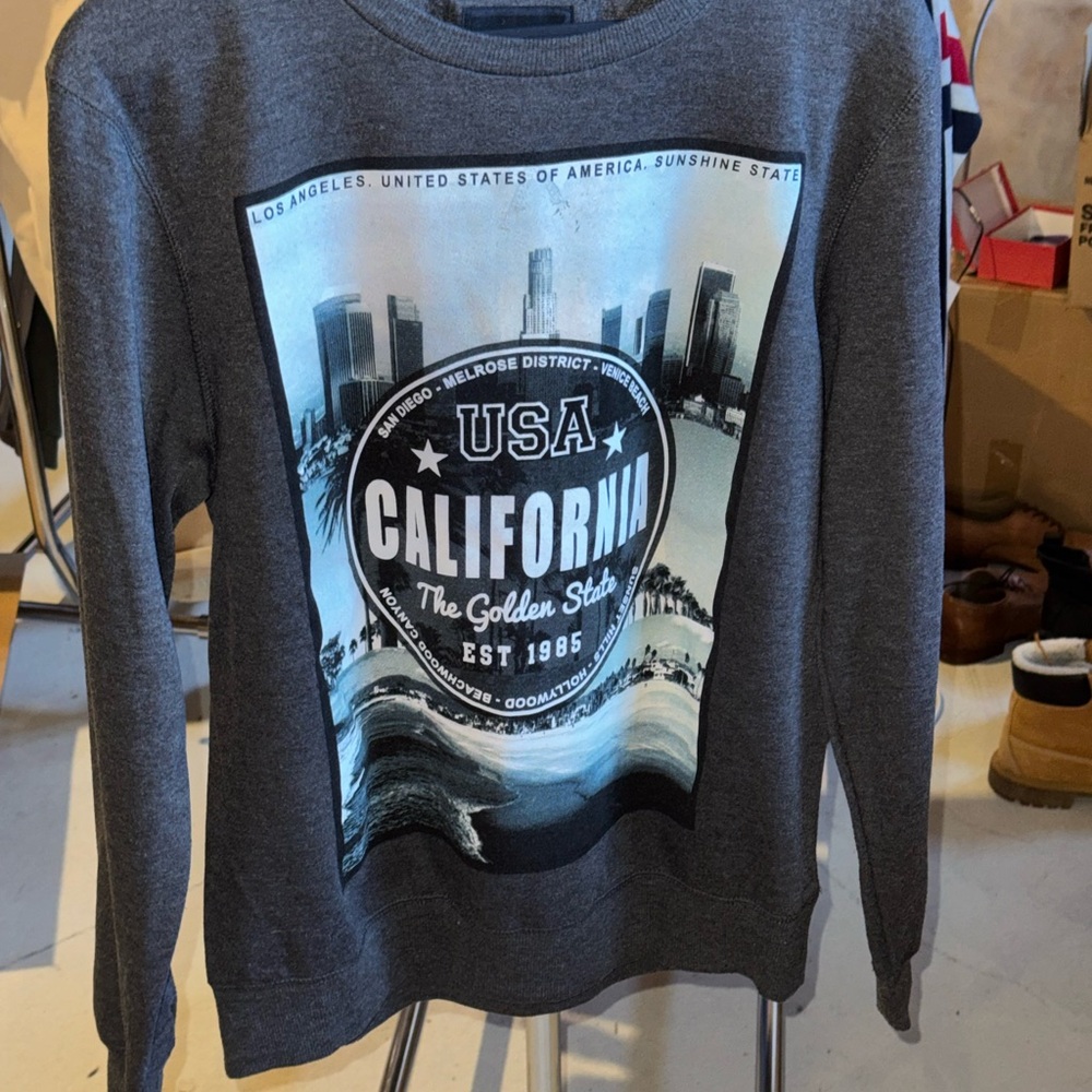 Urban Heritage Gray California Graphic Crewneck Sweater